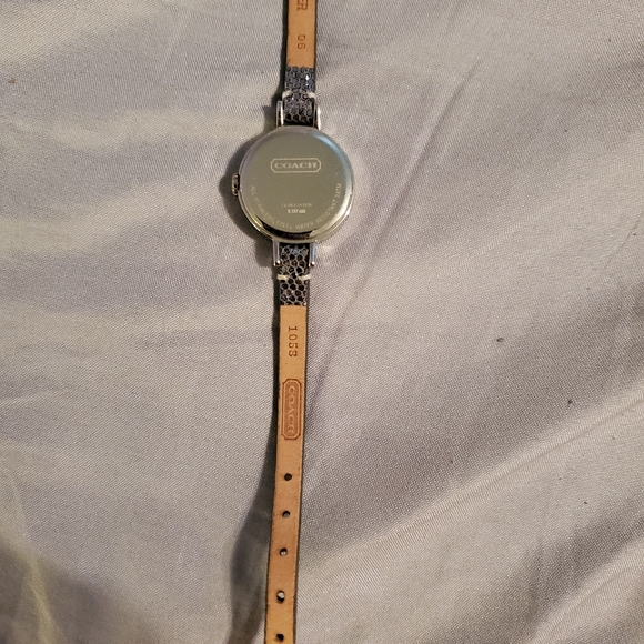 Watch - Picture 5 of 6